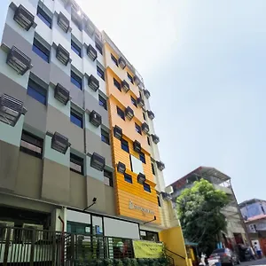 فندق Capital O 860 Nest Nano Makati, مانيلا