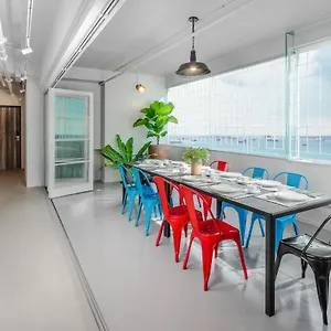 https://cooliv-waterfront.singapore-best-hotels.net
